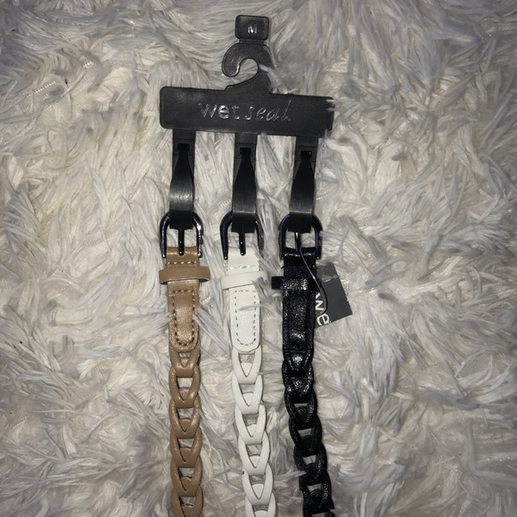 Wet Seal Linked Belts NWOT - Picture 2 of 3